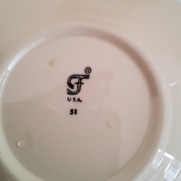 Vintage Franciscan Apple Dinnerware 2 Desert Saucers and 2 Desert Bowls - Picture 5 of 5